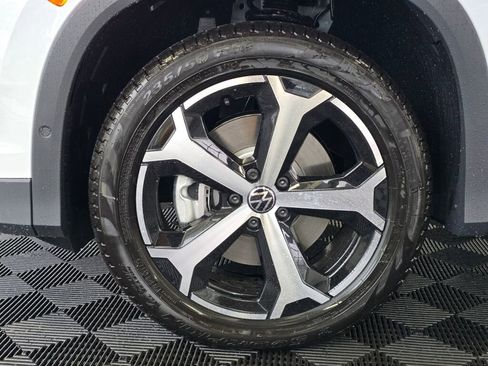 New 2026 Volkswagen Tiguan SE image 11