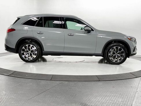 Used 2025 Mercedes-Benz GLC 350e 4MATIC w/ Driver Assistance Package image 35