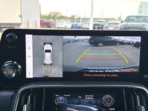 Used 2024 Lexus LX 600 4WD w/ Ultra Luxury Package image 29