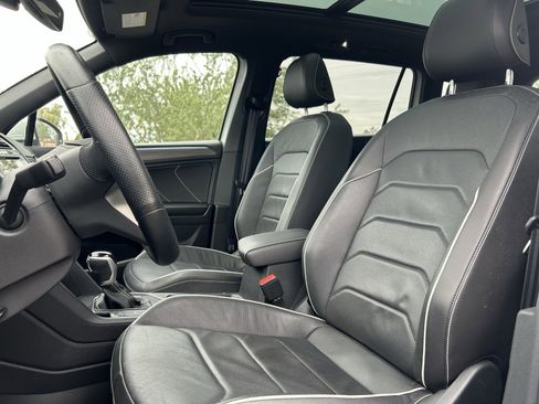 Used 2022 Volkswagen Tiguan SEL R-Line image 13