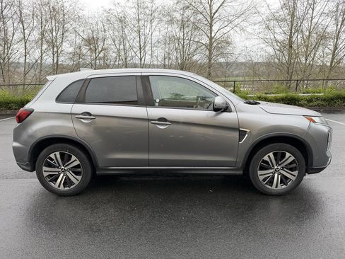 Used 2020 Mitsubishi Outlander Sport Black Edition image 4