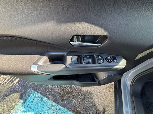 Used 2023 Nissan Kicks SV image 7