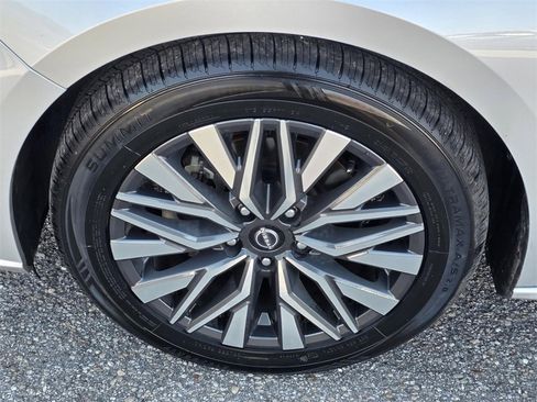 Used 2024 Nissan Altima 2.5 SV image 32