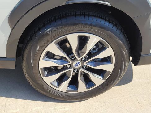 Certified 2025 Subaru Outback Limited AWD/4WD image 23