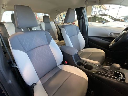 Used 2025 Toyota Corolla LE image 18