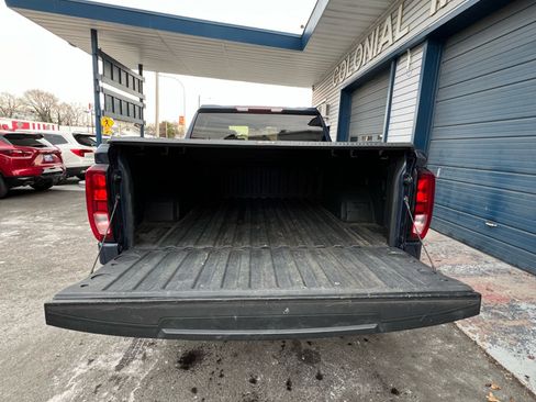 Used 2021 GMC Sierra 1500 1500 w/ Sierra Value Package image 6