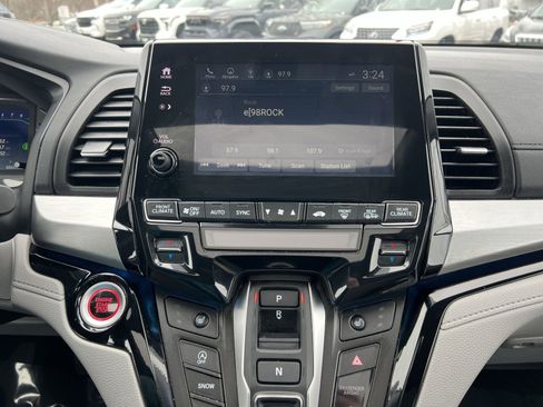 Used 2023 Honda Odyssey Touring image 18
