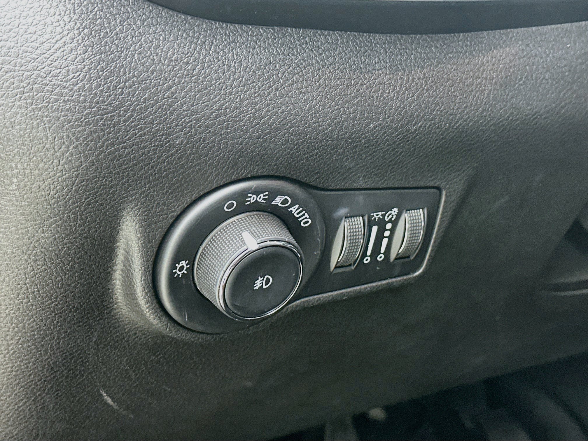 Used 2023 Jeep Compass Latitude AWD/4WD image 10