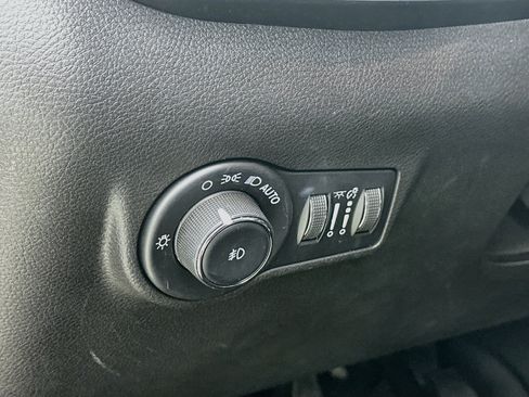 Used 2023 Jeep Compass Latitude AWD/4WD image 10