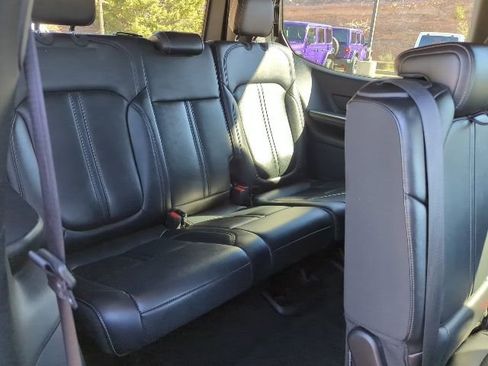 Certified 2023 Jeep Wagoneer Series III w/ Preferred Equipment Group AWD/4WD image 23