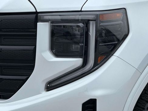 Used 2024 GMC Sierra 1500 Elevation w/ LPO, Elevation Black Package AWD/4WD image 28