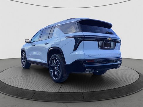 New 2026 Chevrolet Traverse High Country w/ LPO, Floor Liner Package image 5