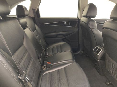 Used 2020 Kia Sorento EX image 19