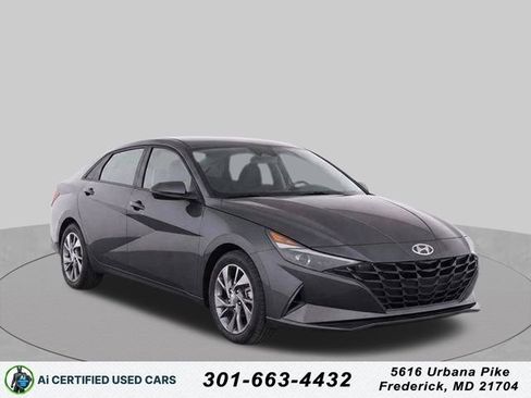 Used 2021 Hyundai Elantra SE FWD image 1