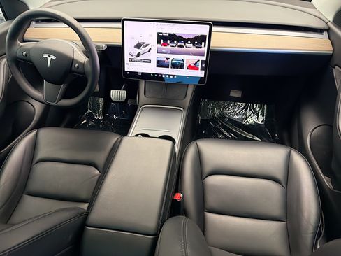 Used 2022 Tesla Model Y Performance AWD/4WD image 12