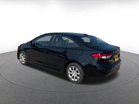 Used 2025 Toyota Corolla LE FWD image 10