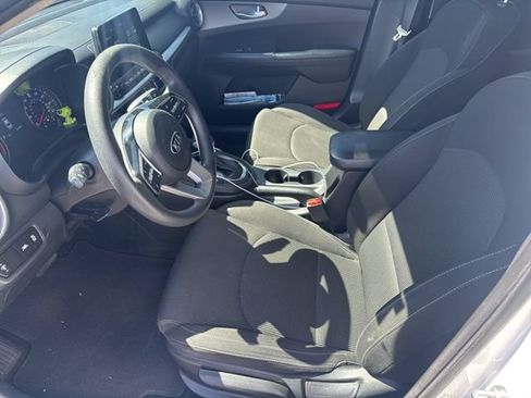 Used 2021 Kia Forte LXS FWD image 3