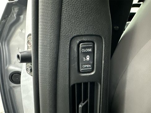 Used 2018 Honda Odyssey Elite image 35