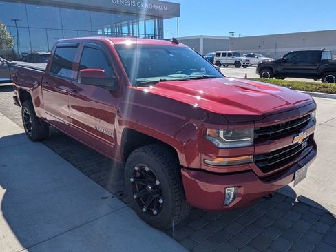 Used 2018 Chevrolet Silverado 1500 LT image 2