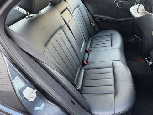 Used 2010 Mercedes-Benz E 550 Sport image 9