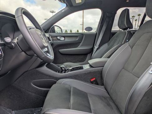 Used 2023 Volvo XC40 Recharge Ultimate AWD/4WD image 18