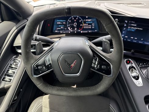 Used 2024 Chevrolet Corvette Stingray Preferred Conv w/ Z51 Performance Package RWD image 18