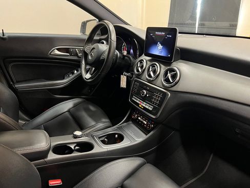Used 2018 Mercedes-Benz CLA 250 image 15