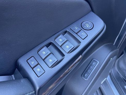 Used 2019 Chevrolet Tahoe LT image 14