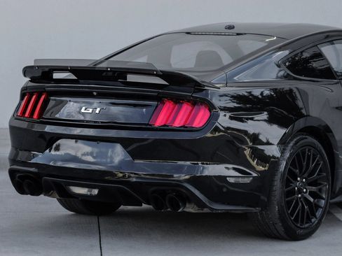 Used 2017 Ford Mustang GT Premium w/ GT Performance Package RWD image 12