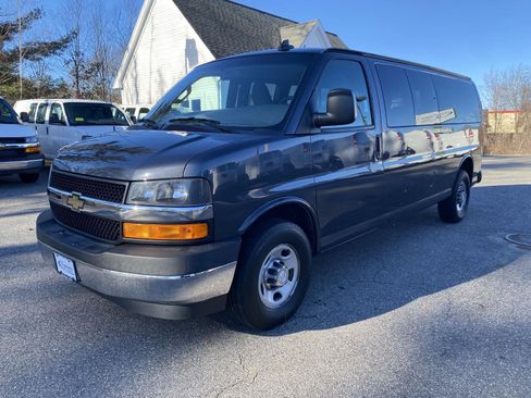 Used 2017 Chevrolet Express 3500 LT w/ LT Preferred Equipment Group image 3