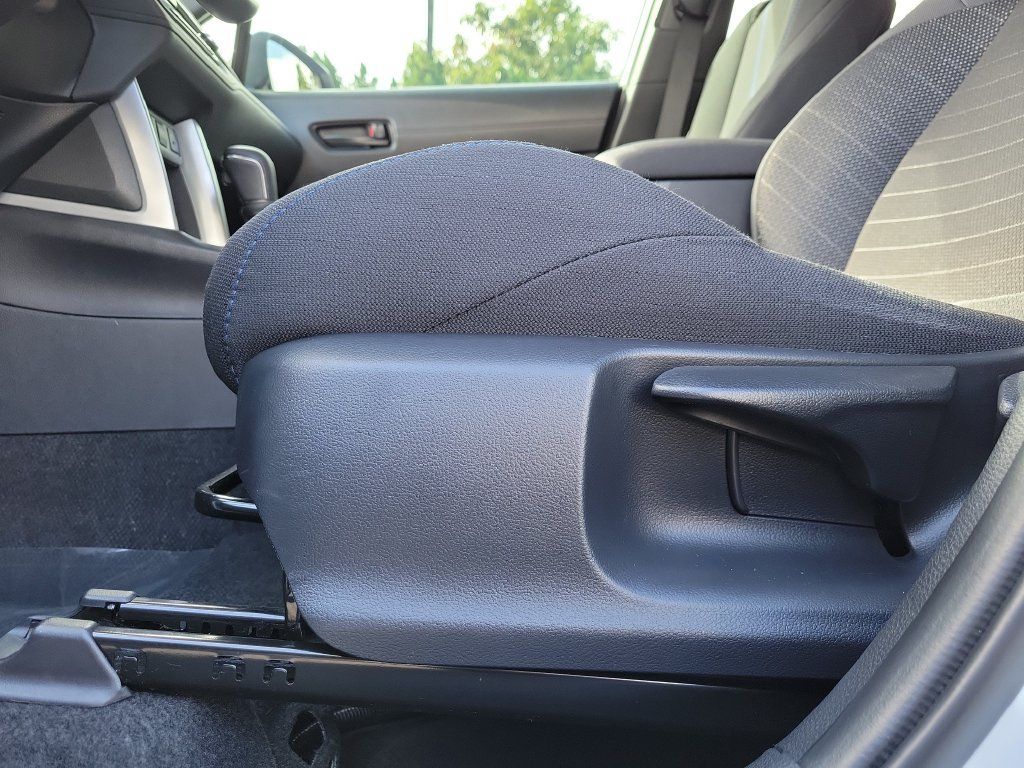 Used 2024 Toyota Corolla Cross AWD Hybrid image 24
