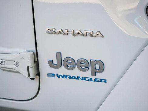 Used 2024 Jeep Wrangler Unlimited Sahara w/ Safety Group AWD/4WD image 9