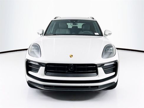New 2026 Porsche Macan image 6