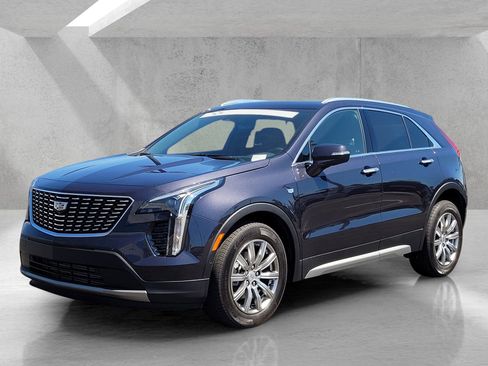 Certified 2022 Cadillac XT4 Premium Luxury w/ Enhanced Visibility Package FWD image 8
