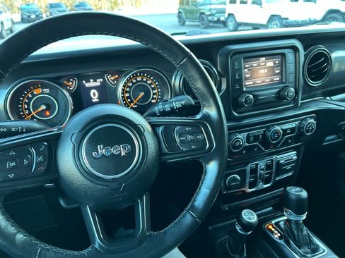 Used 2021 Jeep Wrangler Unlimited Sport image 32