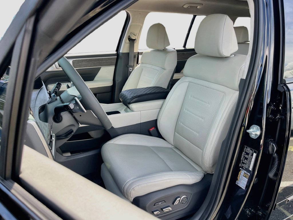 Used 2025 Hyundai Santa Fe Calligraphy FWD image 21