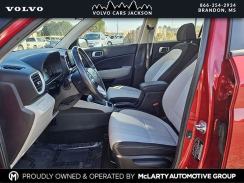 Used 2024 Hyundai Venue SEL image 12