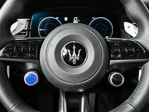 New 2025 Maserati Grecale Folgore image 9