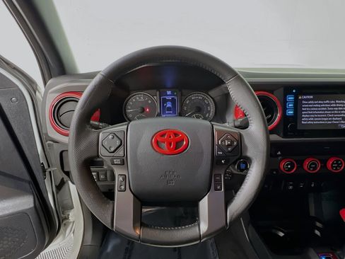 Used 2019 Toyota Tacoma TRD Sport image 18