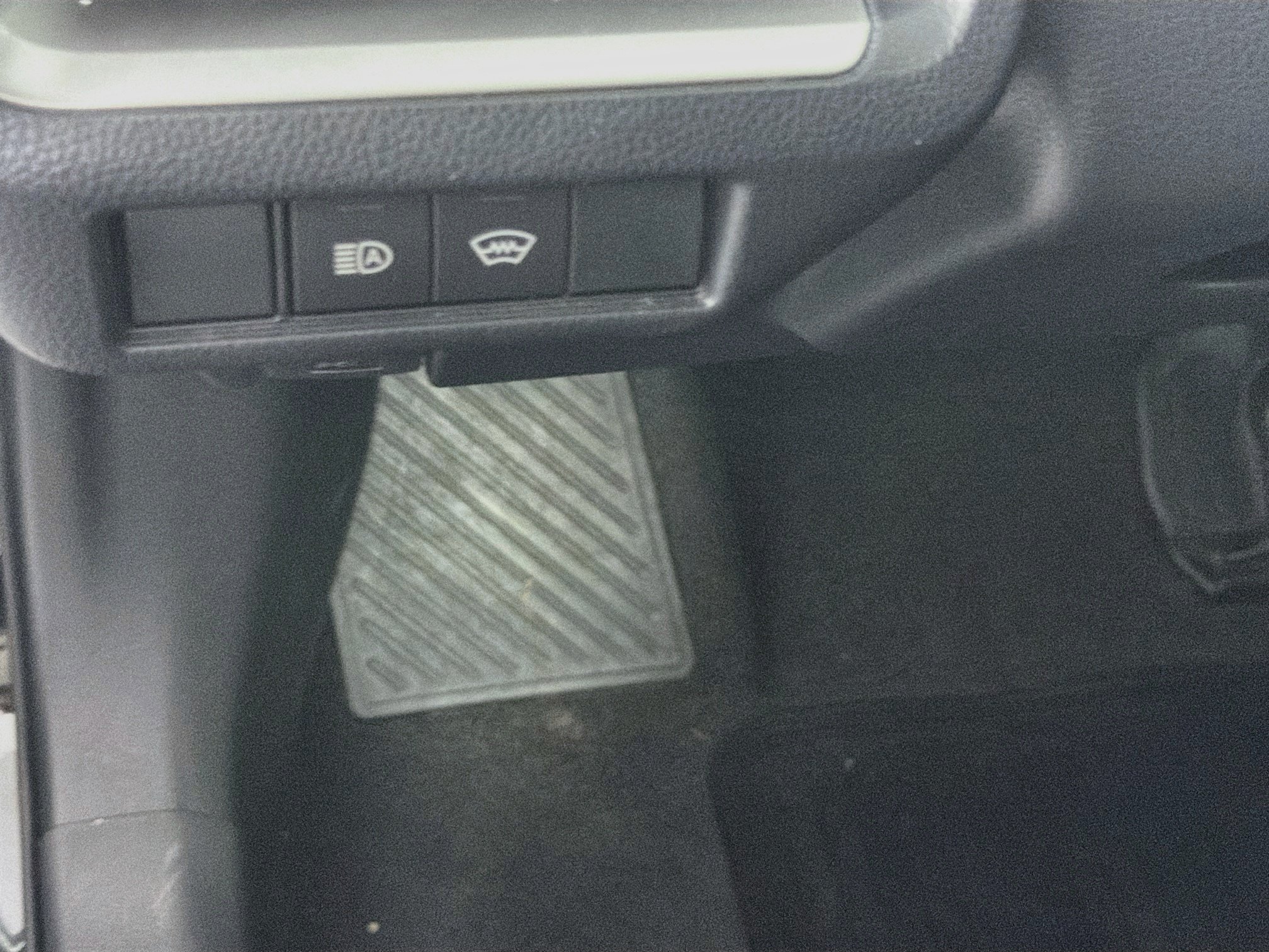 Used 2024 Toyota Prius LE FWD image 16