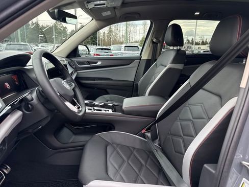 New 2026 Volkswagen Atlas Peak Edition AWD/4WD image 16