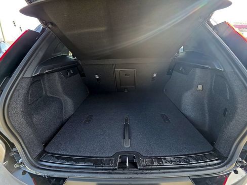 New 2026 Volvo XC40 B4 Plus w/ Protection Package Premier FWD image 20