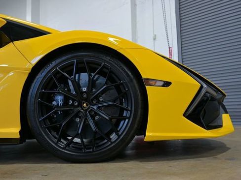 Used 2024 Lamborghini Revuelto AWD/4WD image 19