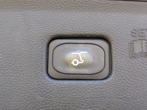 Used 2021 Ford Edge SEL w/ Convenience Package image 32