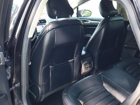 Used 2019 Ford Fusion SEL FWD image 11
