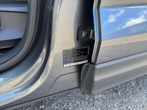 Used 2025 Volkswagen Taos SE image 29