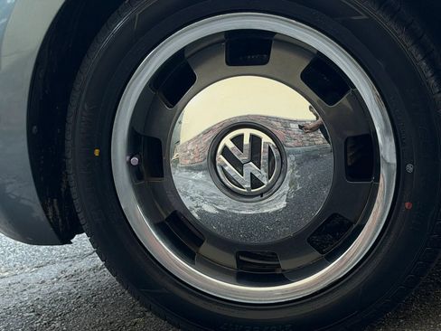 Used 2016 Volkswagen Beetle 1.8T Denim FWD image 40