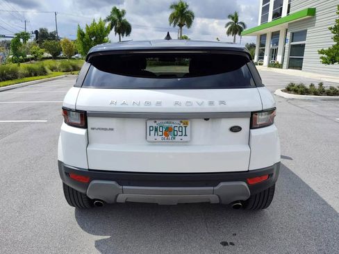 Used 2017 Land Rover Range Rover Evoque SE image 7