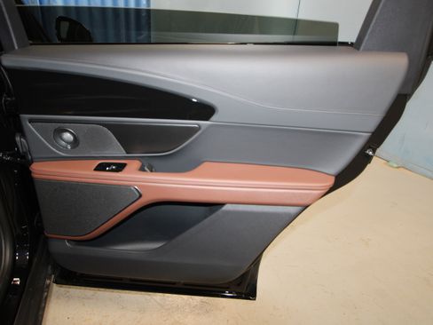 New 2026 Lincoln Nautilus Reserve image 28