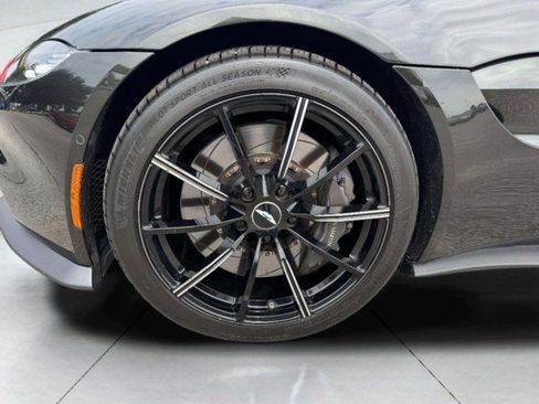Used 2022 Aston Martin V8 Vantage Roadster RWD image 45